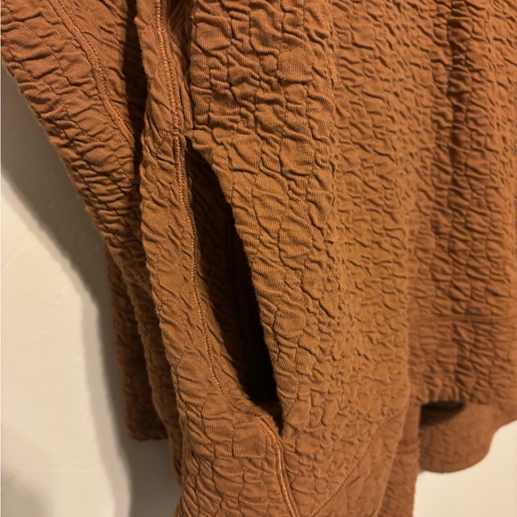 Lululemon Pullover Size 12 - Picture 2 of 3